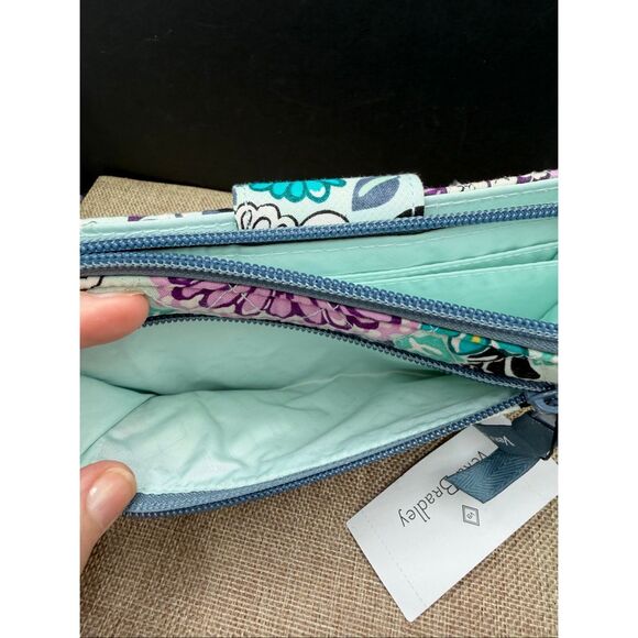 NWT Vera Bradley RFID Wallet in Penelope’s Garden - Picture 8 of 10